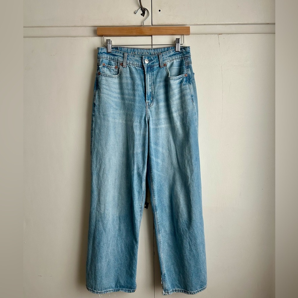 American Eagle Outfitters Strigid Super High Waisted Ultra Wide Leg Jean